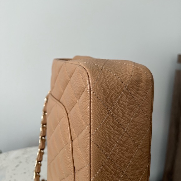 Chanel 19B dark beige caviar medium classic flap - Picture 6 of 15